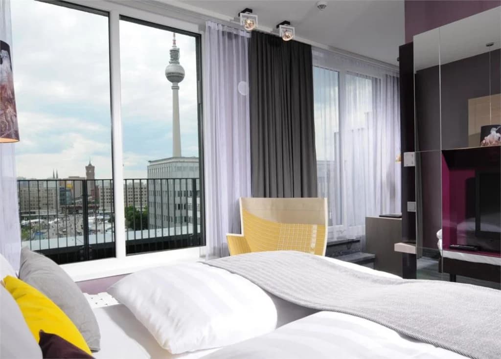 Hotel Indigo Berlin – Alexanderplatz - photo 22