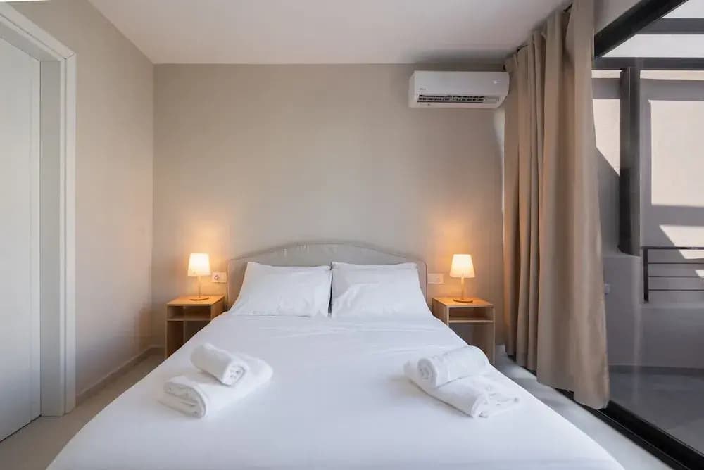 LIV - Deluxe 2BD Apartment in Athens - photo 4