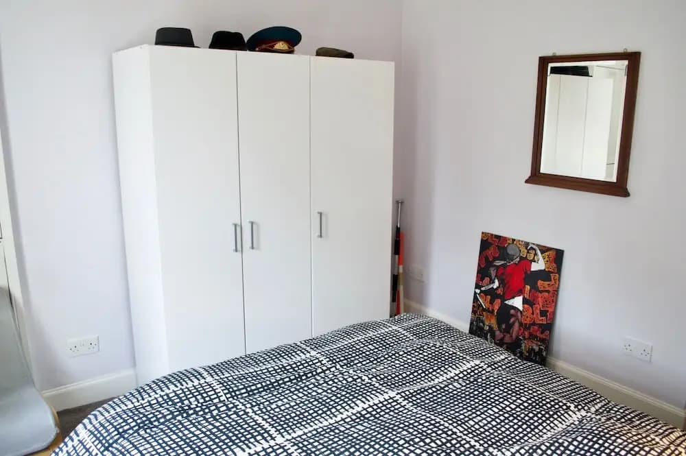 1 Bedroom Ground Floor Colony Flat - photo 3