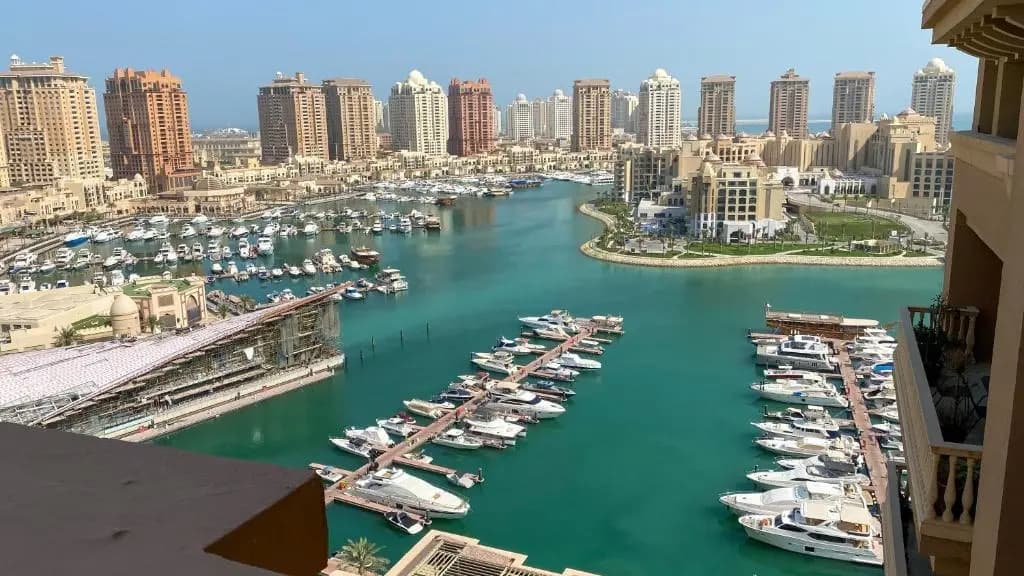 The Pearl Qatar, Luxury 2BR Apartment, Marine View, swimming pool Gym - photo 10