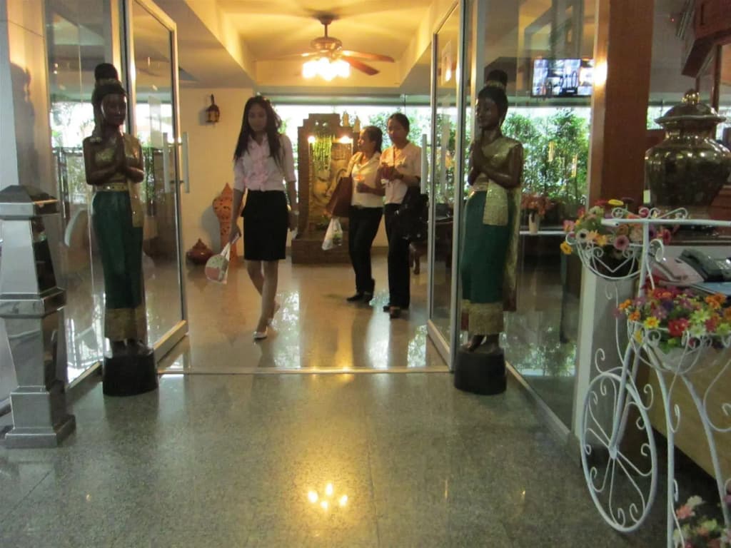 Galleria@subway MRT Huaikhwang - photo 12