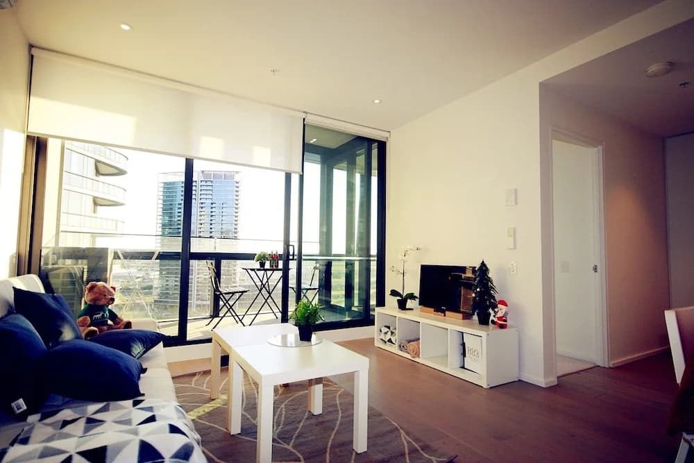 Onelife Docklands Luxury Apartment - photo 3