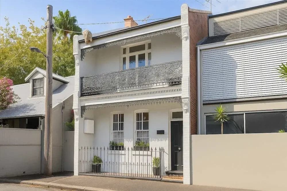The Paddington White Sanctuary - photo 12
