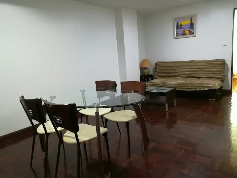 Le Vanvarothai Saladaeng Residence - photo 21