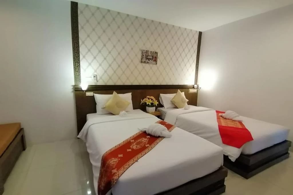 NJ Patong Hotel - photo 2