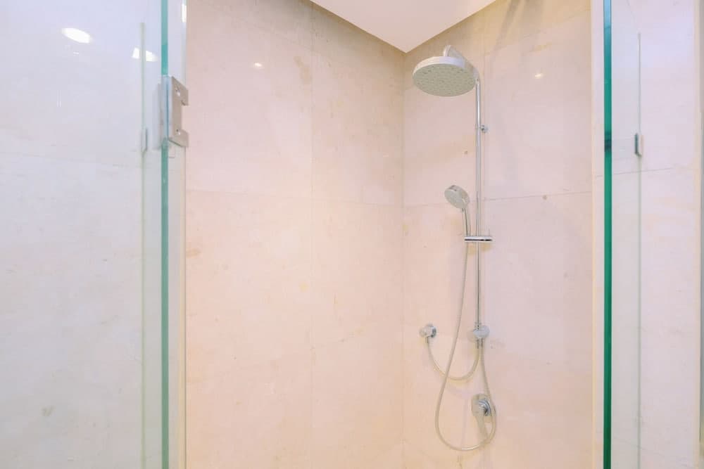 Tranquil Designed 2Br At Capitol Suites Apartment - photo 15