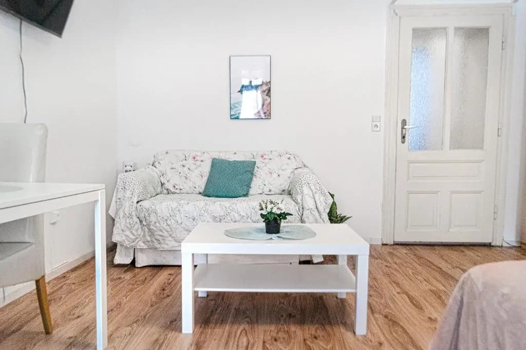 Charming Apt - ideal for Longstays - main photo