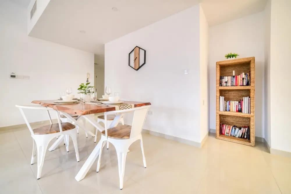 JBR Gem Spacious 1BR Apt With Balcony - photo 15