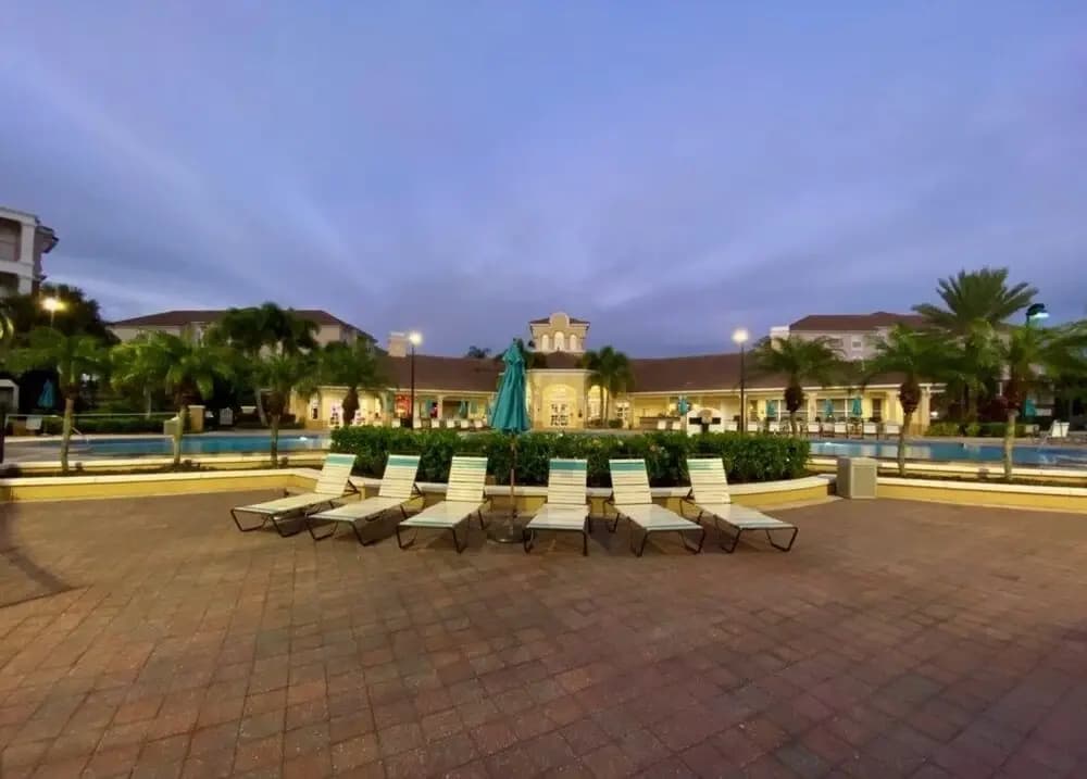 Lake View Vista Cay 3 Bed 2 Bath Condo 3 Bedroom Condo - photo 21
