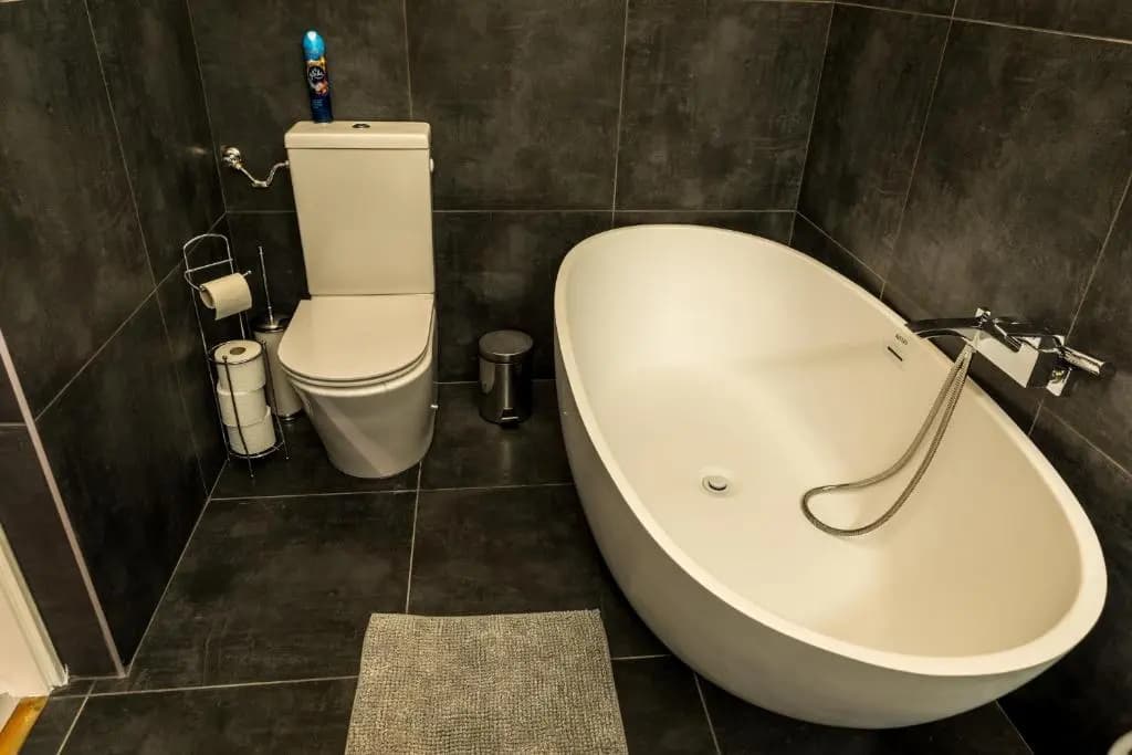 R38 - Artists luxury home - photo 8