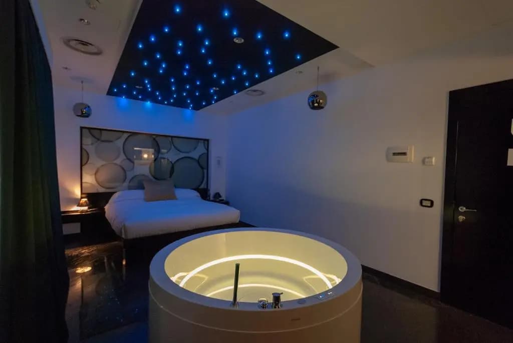 JC Hotel - photo 17