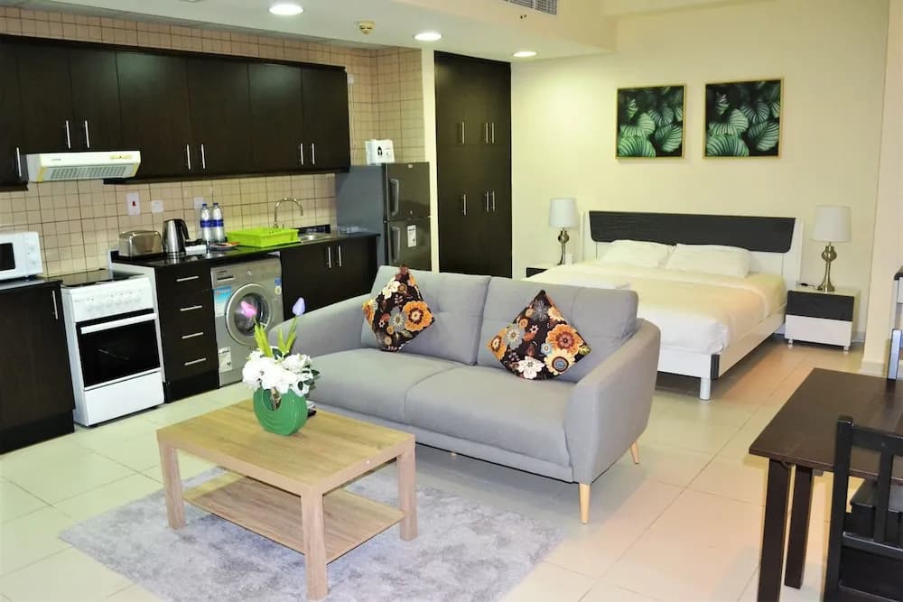 Sea view furnished STUDIO with balcony in Marina - JMI - photo 11