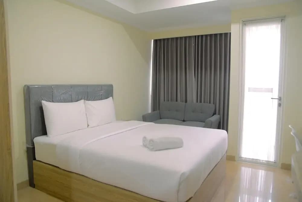 Spacious Studio Menteng Park Apartment - photo 6
