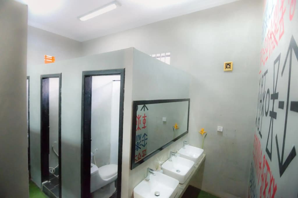 Pool Party Hostel - photo 9