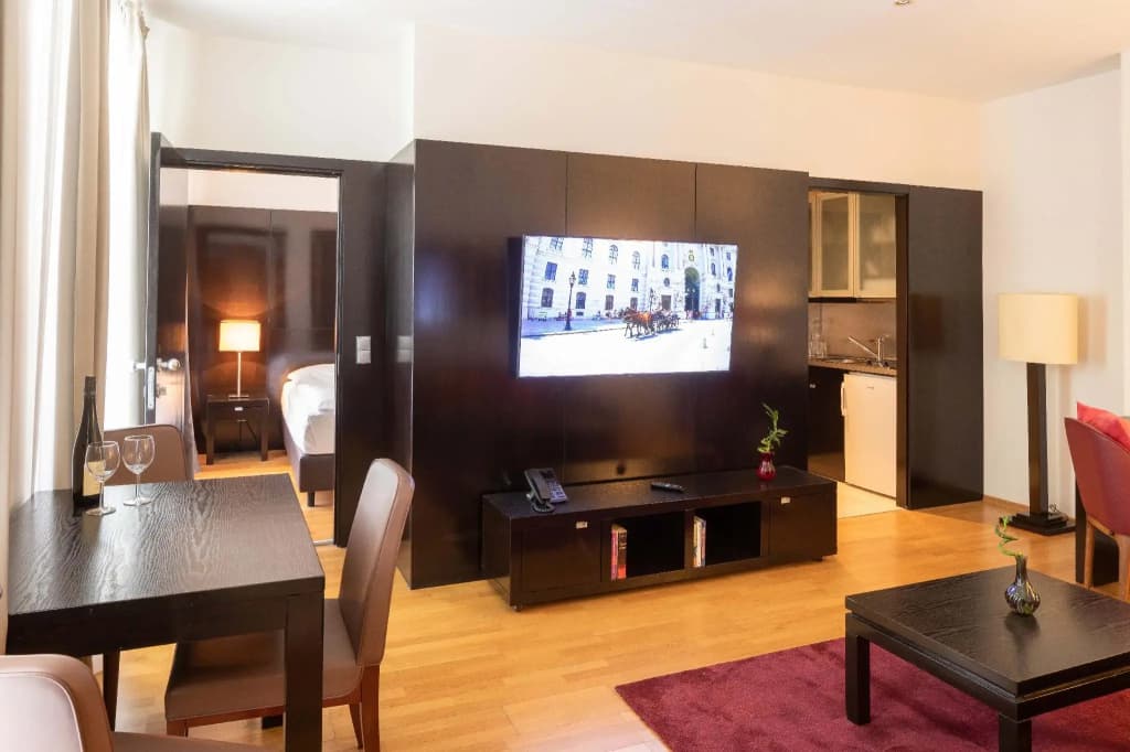 The Levante Rathaus Apartments - photo 4
