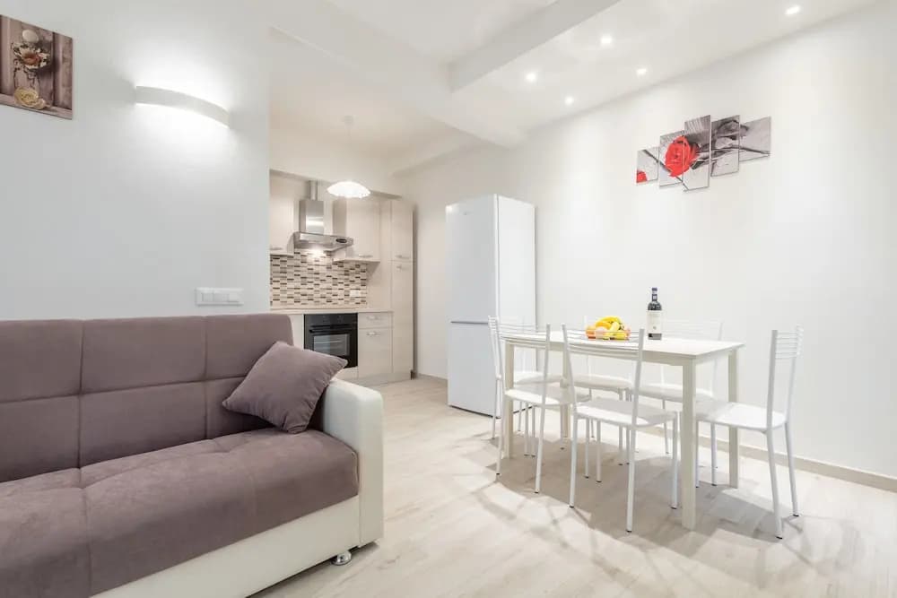 Stibbert Apartment - photo 14