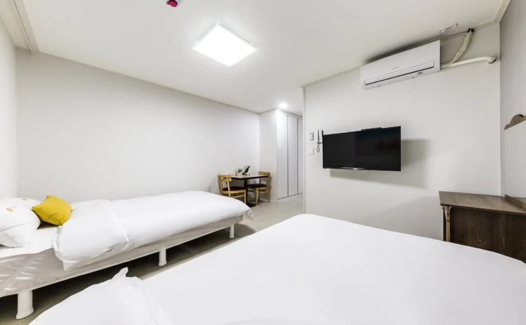 JS Hotel - photo 5
