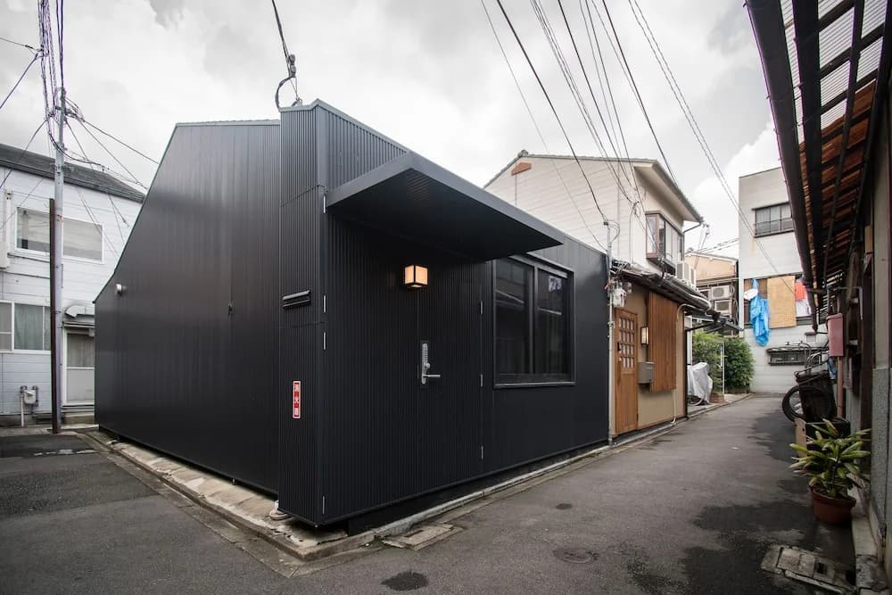The Black House - photo 1