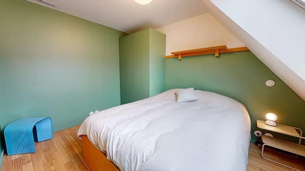 Altido Pleasant 1-bed Flat w Shared Courtyard - photo 9