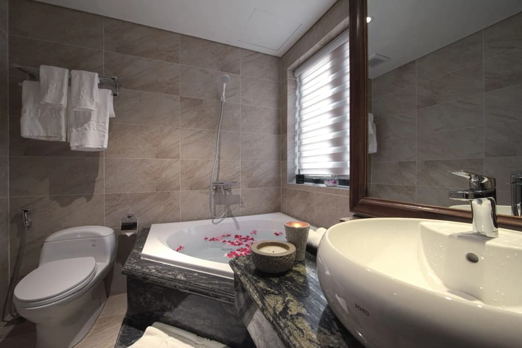 Monarque Hotel - photo 10