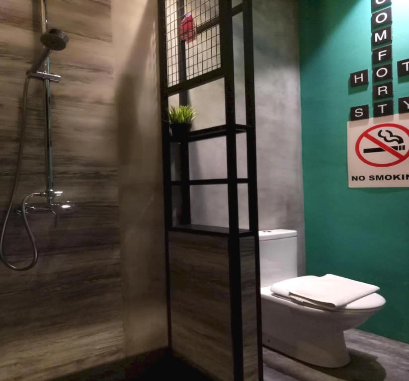 Tube Hotel Melaka - photo 19