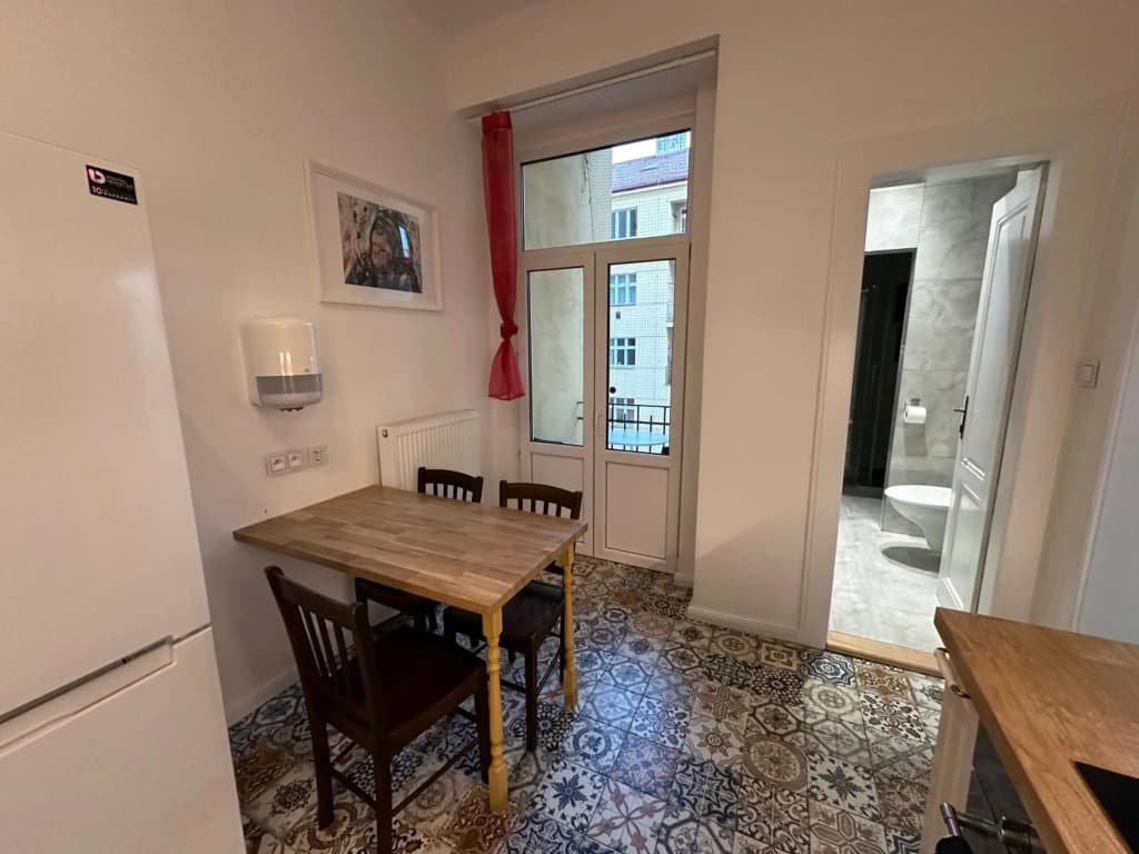 Karlin Balcony Apartment - photo 2