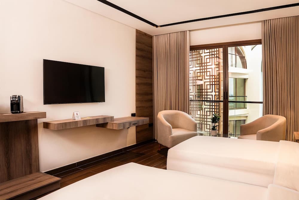Golden Tulip Muscat The Village - photo 12