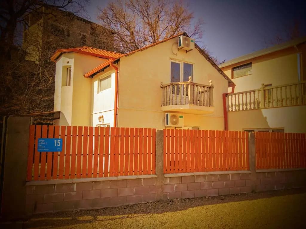 House 15 - main photo