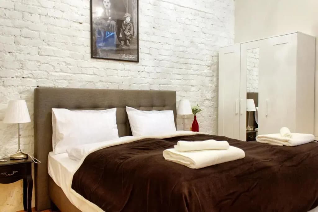 4BR , 3BHR with AC at the OPERA - photo 3