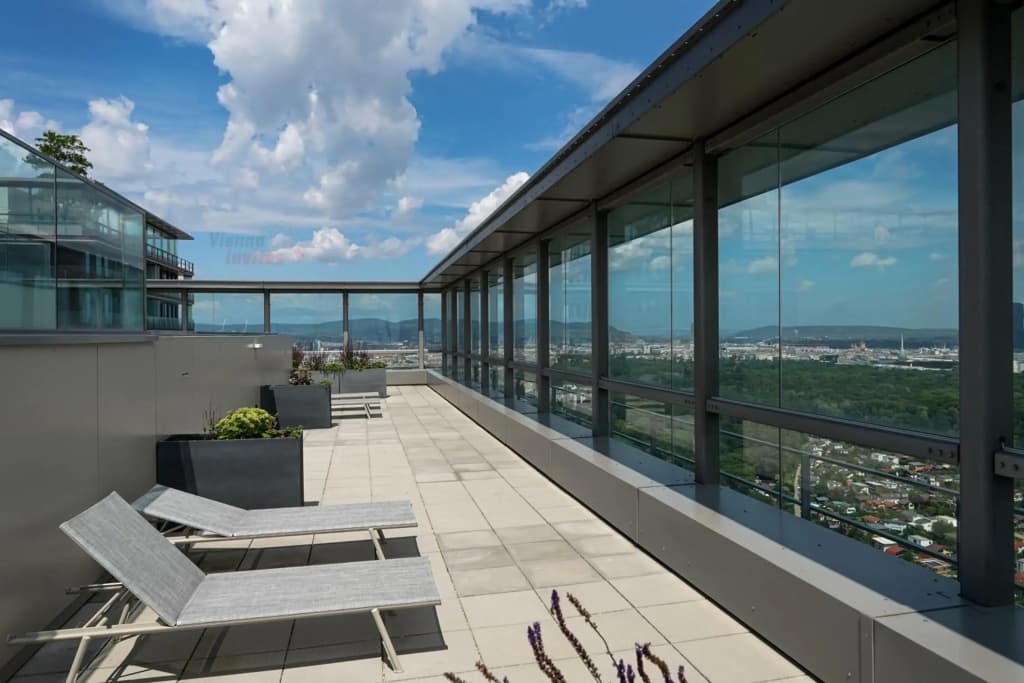 Amazing view over Vienna and infinity pool - photo 7