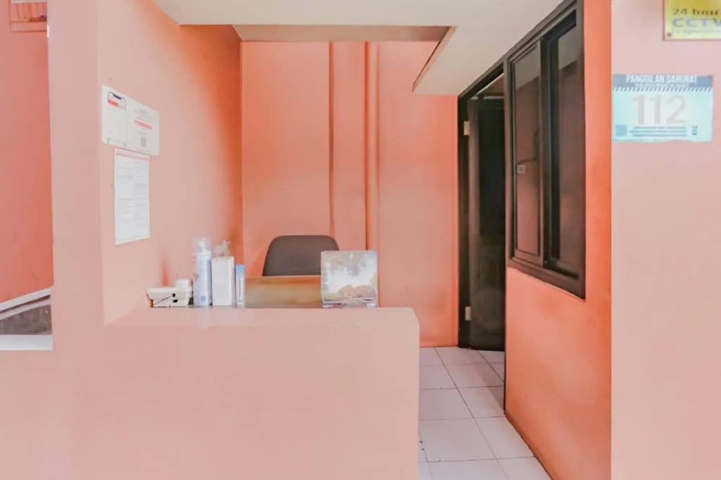 Wisma Basco Syariah by OYO Rooms - photo 35