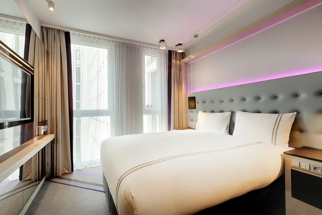 Premier Inn Berlin Alexanderplatz Hotel - photo 34