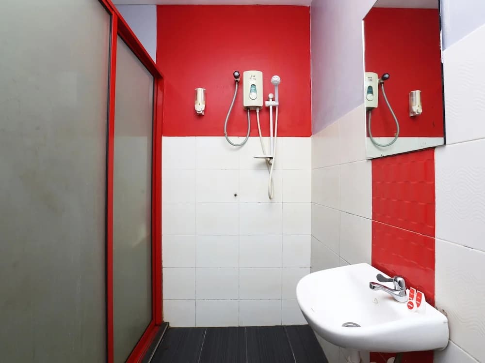My New Home Hotel by OYO Rooms - photo 10