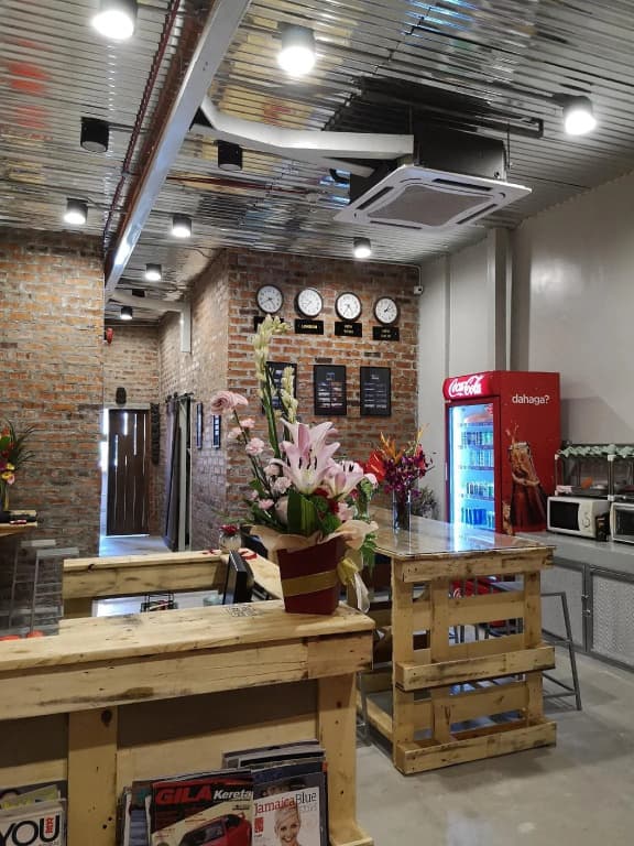 Iron Inn - Hostel - photo 9