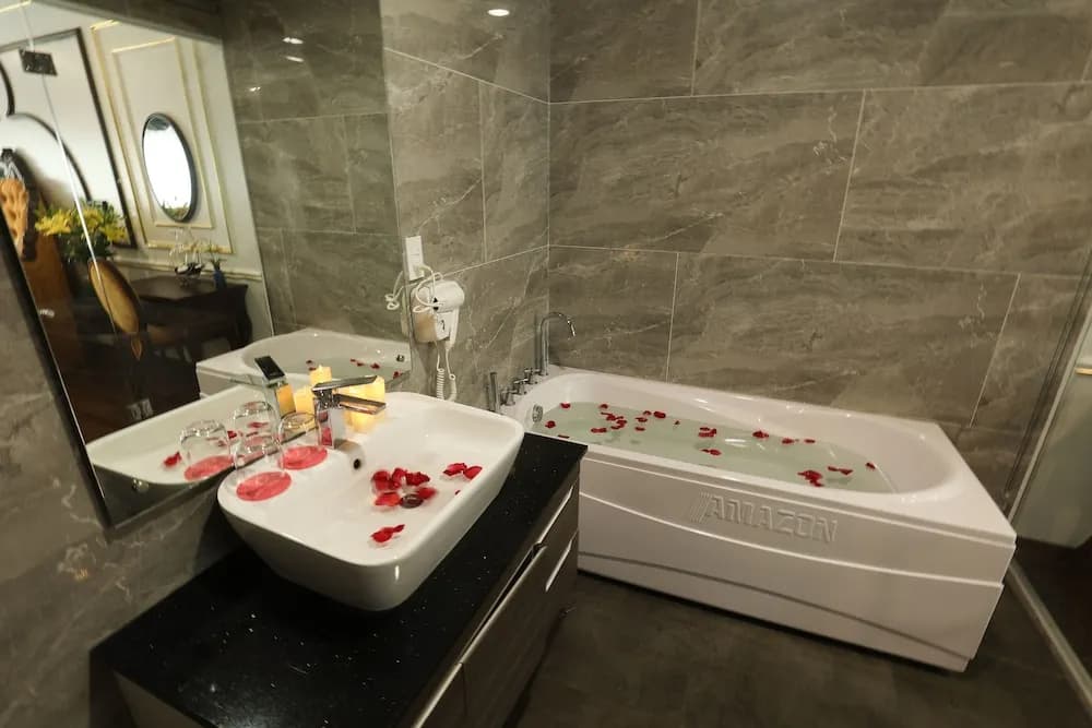 Royal Văn Phú Hotel - photo 18