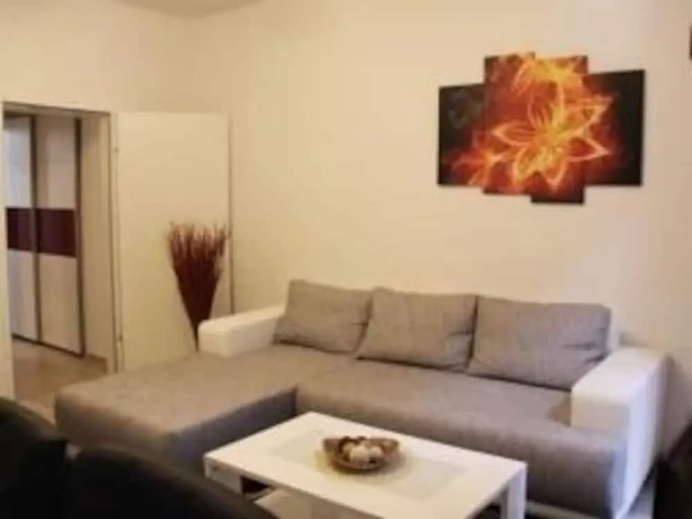 Checkvienna Apartment Kroellgasse - main photo
