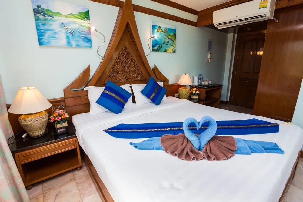 Patong Beach Bed and Breakfast - photo 5