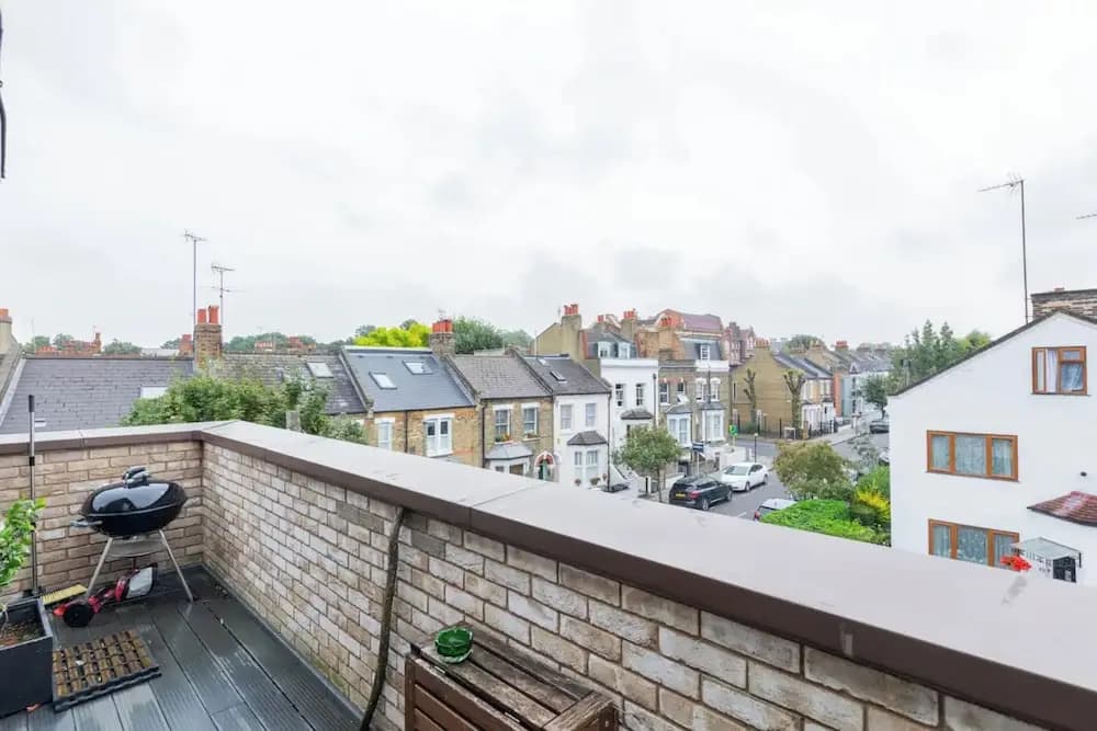 Sleek & Spacious 2BD Flat - Clapham - photo 18