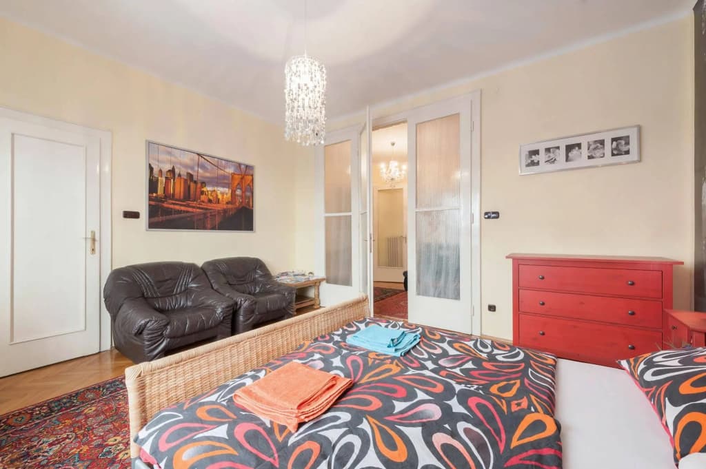 Parliament Apartment Downtown - photo 2