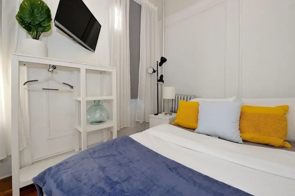 Midtown West Furnished Apartment 3BR Perfect Share - photo 17