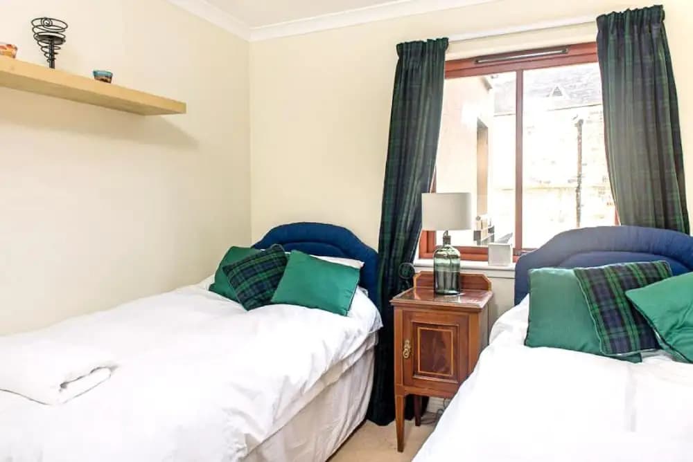 Charming Old Town Apartment - photo 6