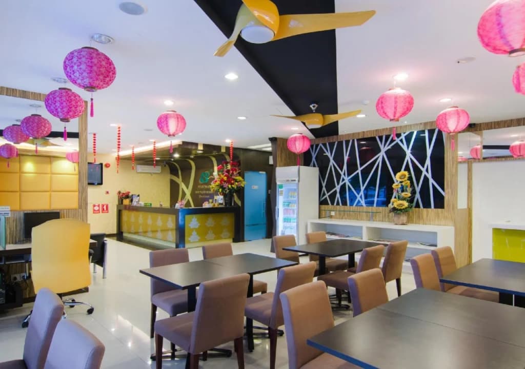 8 Days Boutique Hotel @ Mount Austin JB - photo 15