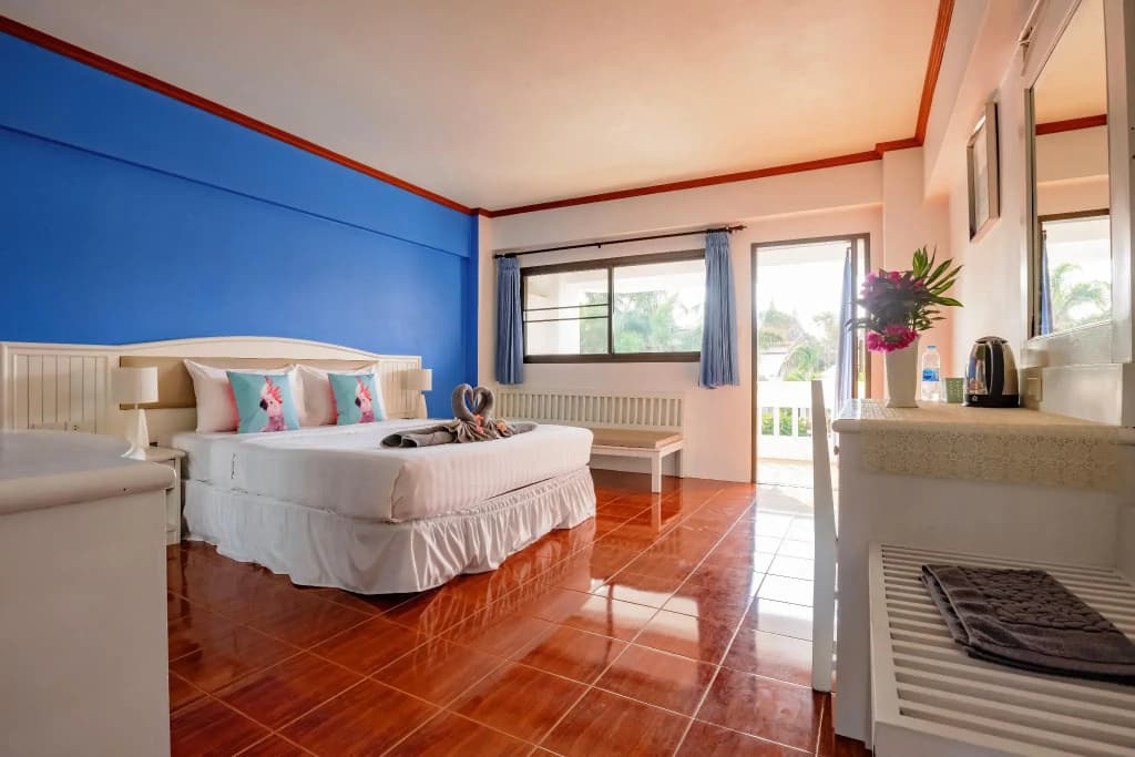 Bay Beach Resort - photo 3