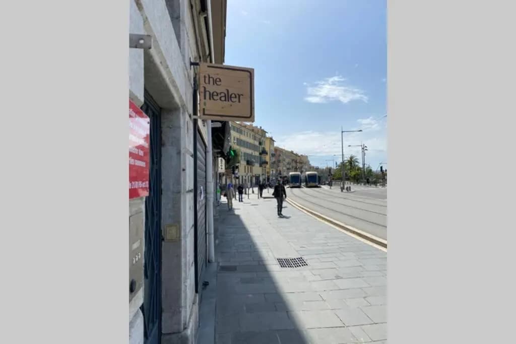 VIEUX NICE T4 - 55 m² entièrement rénové en 2021 - photo 16