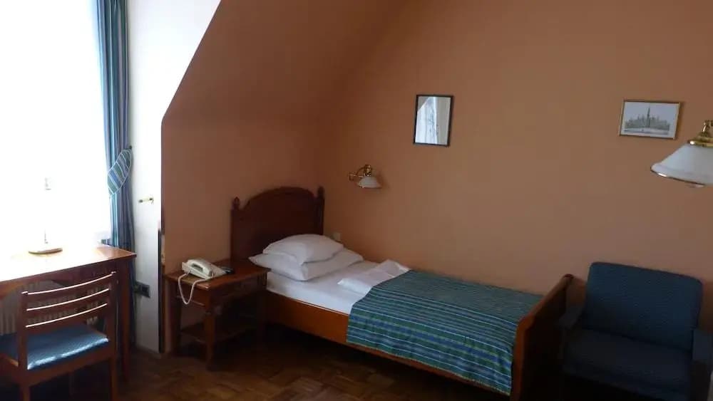 Rothensteiner - main photo