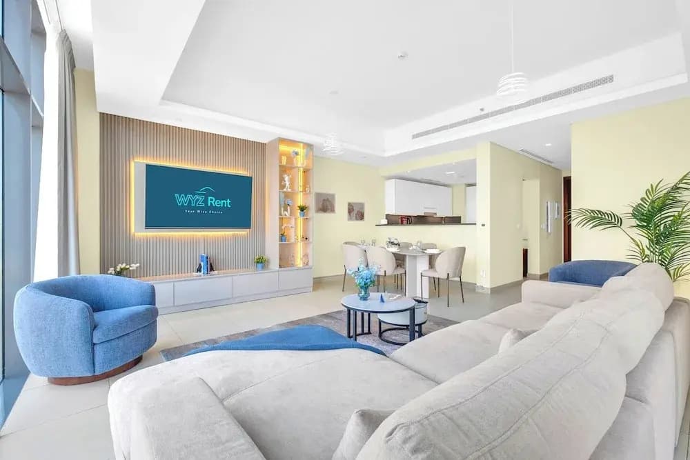 Spacious & Luxurious 2.5BD in Downtown - photo 3