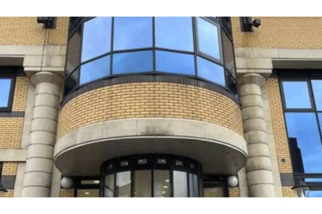 Charles Hope Apartments - Brentford - photo 1