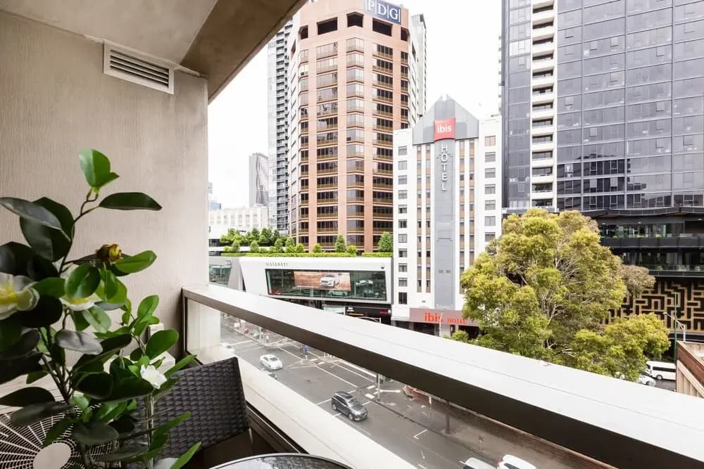 SANDRA, 1BDR Carlton Apartment - photo 9
