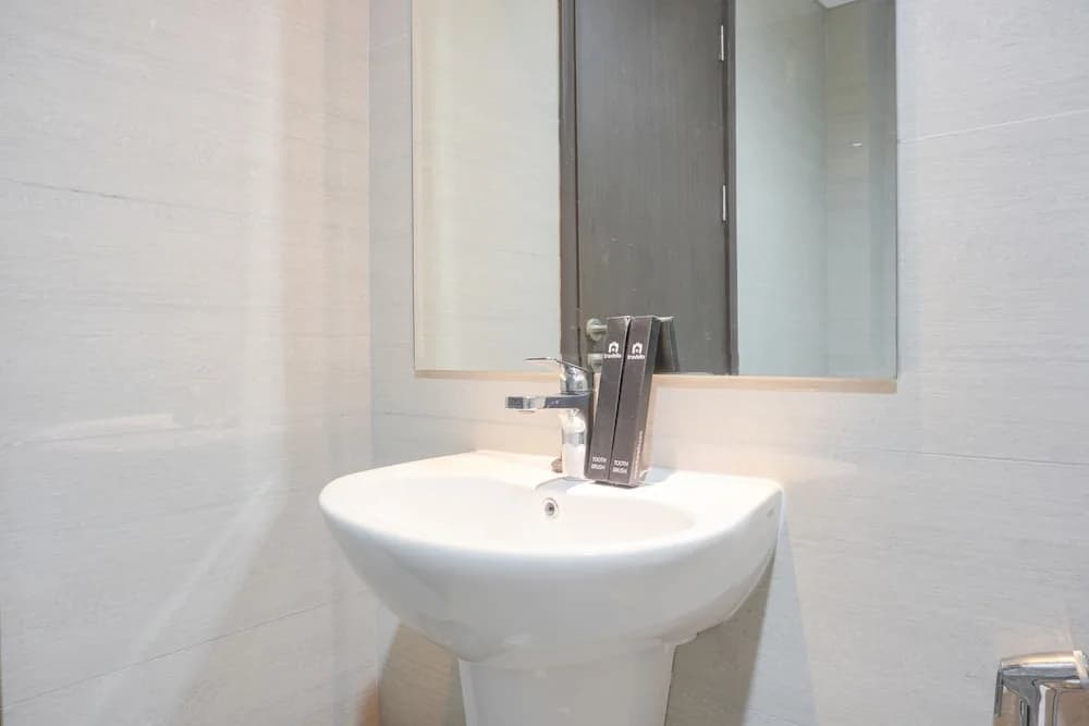 Elegant And Spacious 3Br At Ciputra International Apartment - photo 7