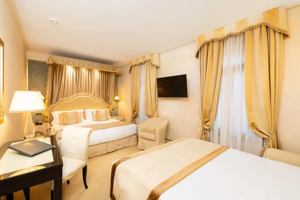 Hotel A LA Commedia - photo 38